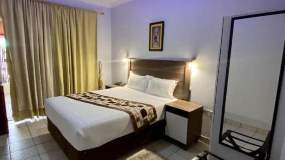 Dollar Lodge