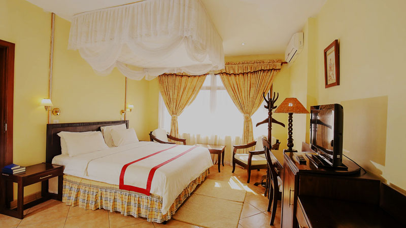 New Safari Hotel