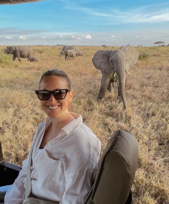 6 Days Tanzania Mid-Range Safari: Tarangire, Serengeti, Ngorongoro Crater.