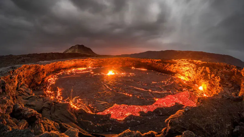 達納基爾窪地和埃爾塔阿雷火山探險