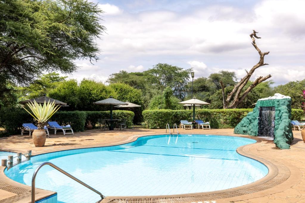 8 Days- Amboseli, L.Naivasha, L. Nakuru, Masai Mara Safari