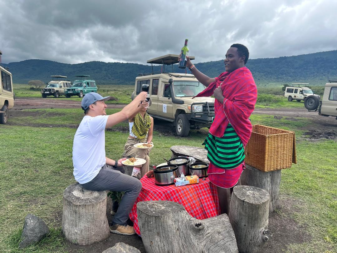 6-Day Luxury Family Wildebeest Migration and Enjoy a Special Offer in a Maasai Village.