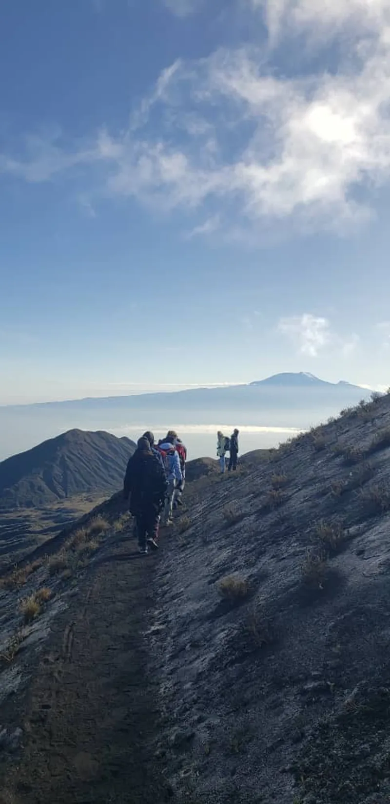 8 Day Affordable Students Special:Mount Meru Trek + Wildlife Safari Package