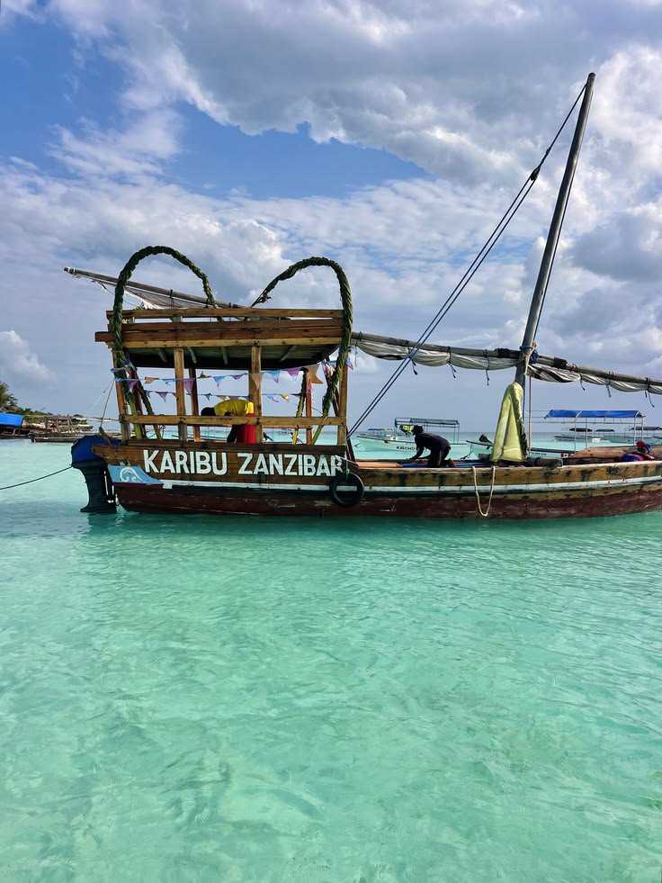 10 Day Wildlife and Beach Honeymoon Safari