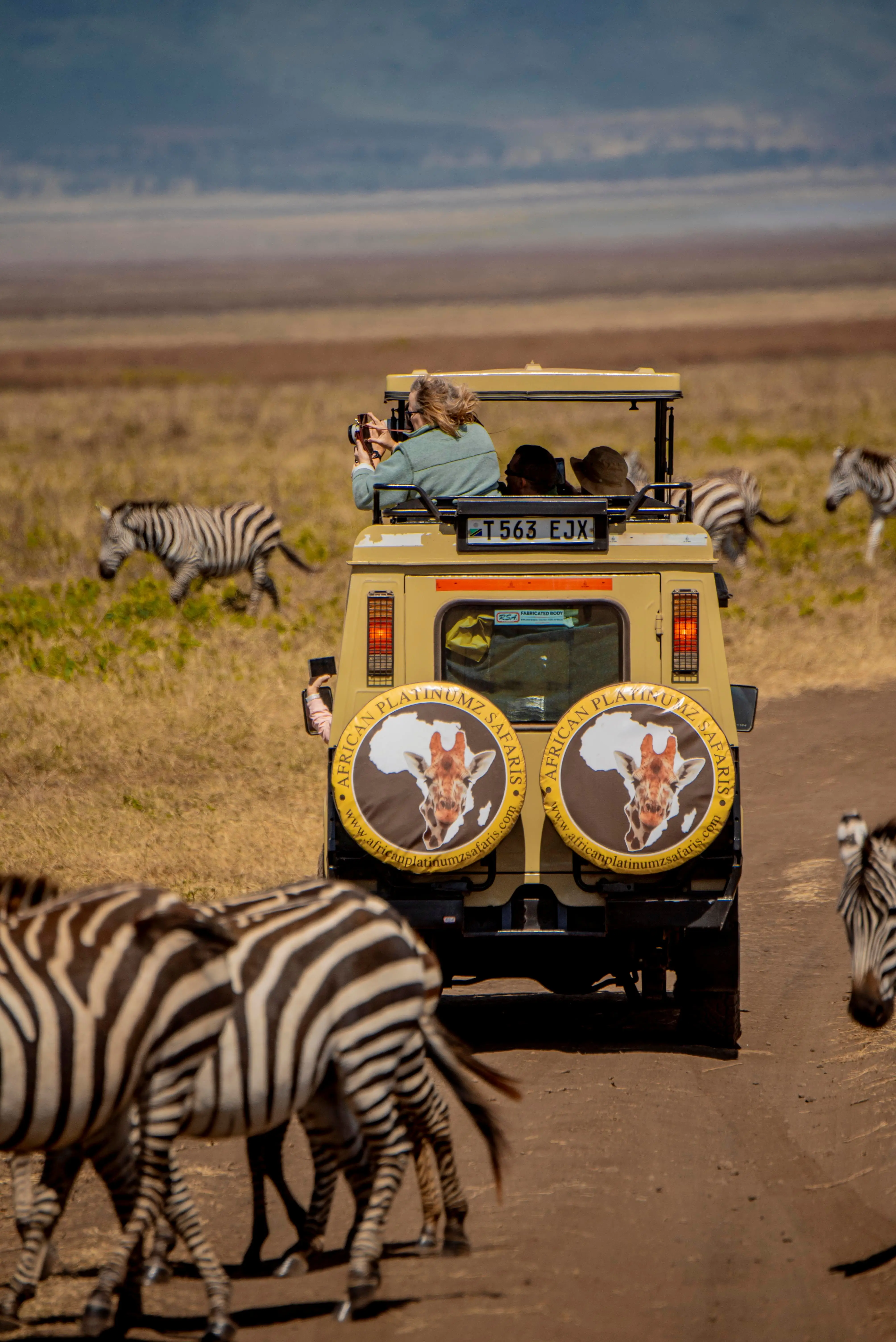 3 Day Amazing Tour to Serengeti National Park and Ngorongoro Crater