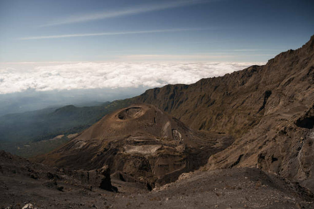 4-Day Mount Meru Trekking